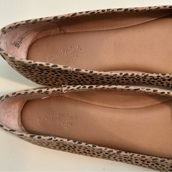 Universal Thread Flats - Picture 3 of 4